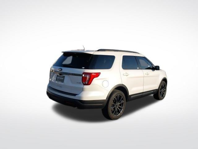 Photo of 2019 White Platinum Ford Explorer