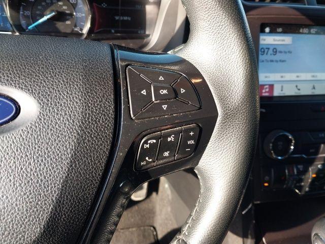 Photo of 2019 White Platinum Ford Explorer