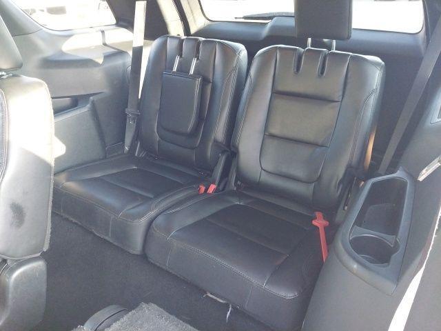 Photo of 2019 White Platinum Ford Explorer