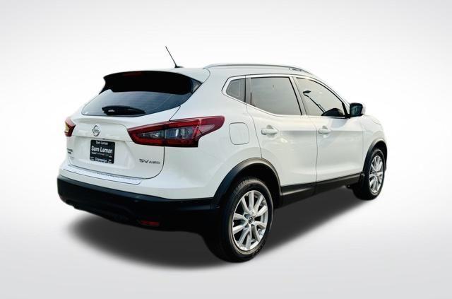 Photo of 2021 White Nissan Rogue Sport