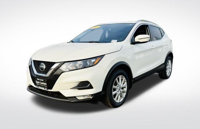 Photo of 2021 White Nissan Rogue Sport