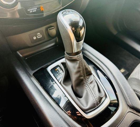 Photo of 2021 White Nissan Rogue Sport
