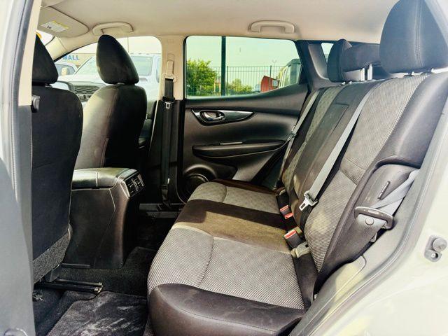 Photo of 2021 White Nissan Rogue Sport