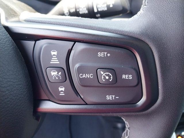 Photo of 2025 Granite Crystal Clearcoat Metallic Jeep Wrangler