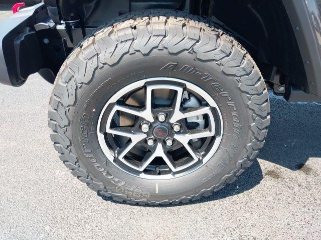 Photo of 2025 Granite Crystal Clearcoat Metallic Jeep Wrangler