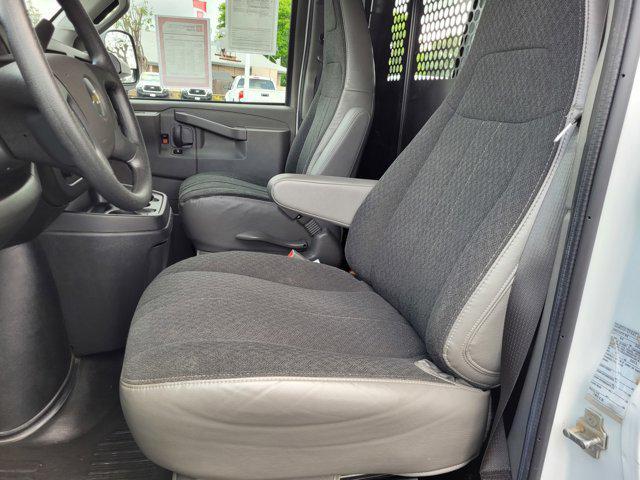 Photo of 2022 Summit White Chevrolet Express 2500