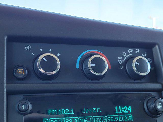 Photo of 2022 Summit White Chevrolet Express 3500