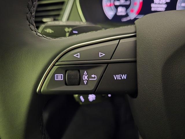 Photo of 2025 Glacier White Metallic Audi Q5