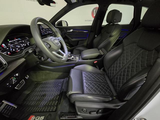 Photo of 2024 Glacier White Metallic Audi SQ5