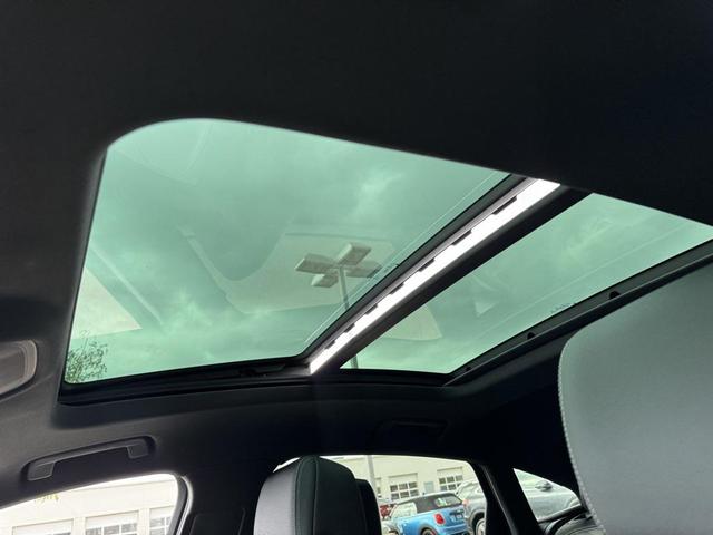 Photo of 2023 Navarra Blue Metallic Audi e-tron Sportback