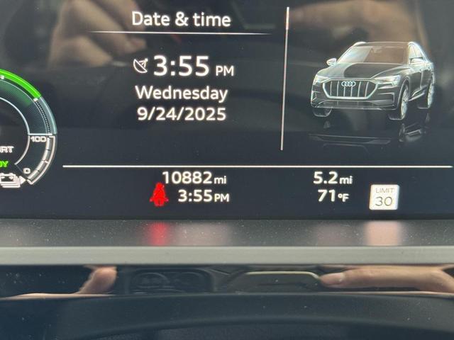 Photo of 2023 Navarra Blue Metallic Audi e-tron Sportback