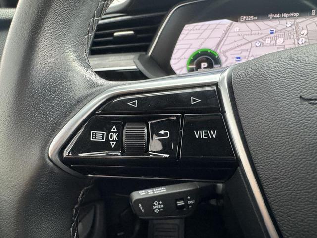 Photo of 2023 Navarra Blue Metallic Audi e-tron Sportback