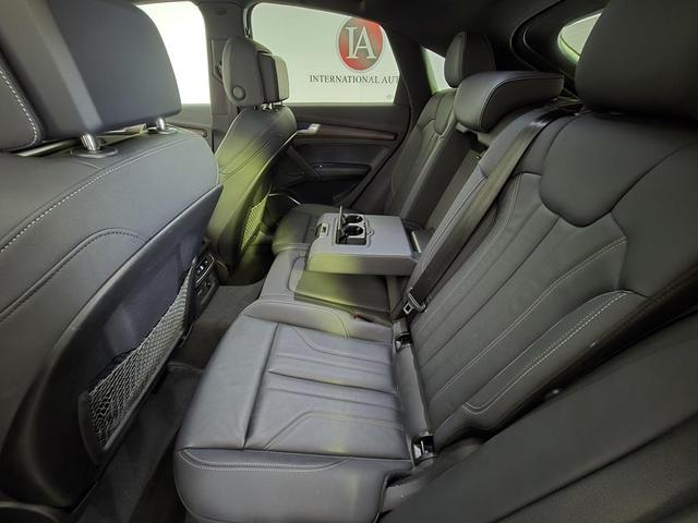 Photo of 2022 District Green Metallic Audi Q5