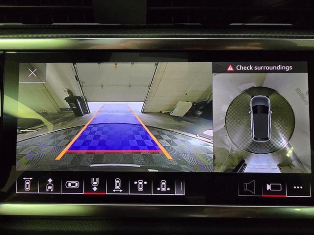 Photo of 2025 Gray Audi Q3
