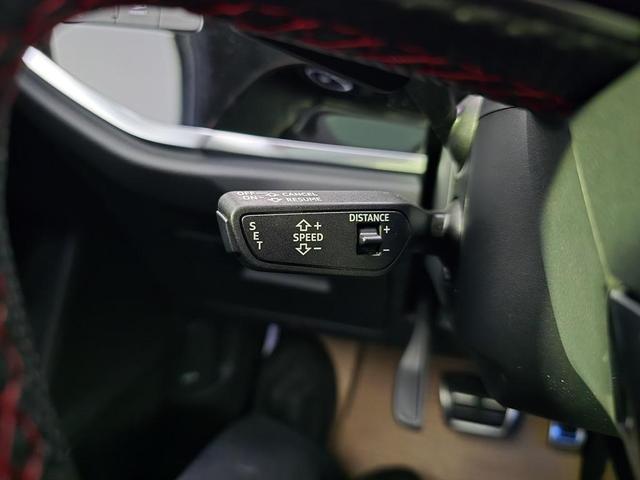 Photo of 2025 Gray Audi Q3