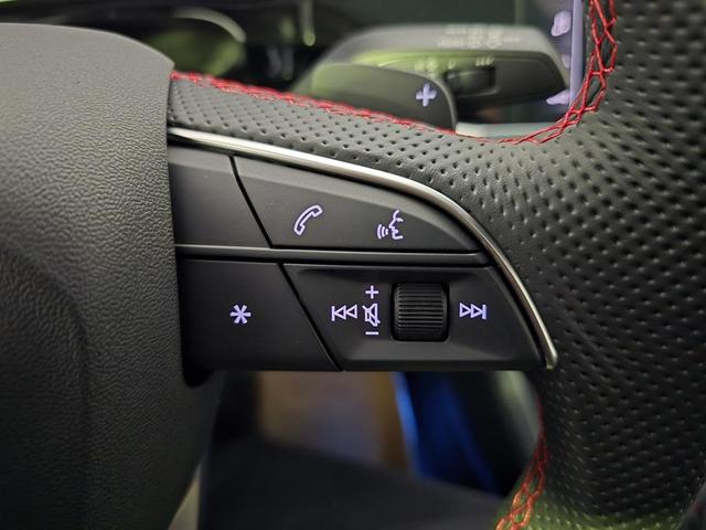 Photo of 2025 Gray Audi Q3