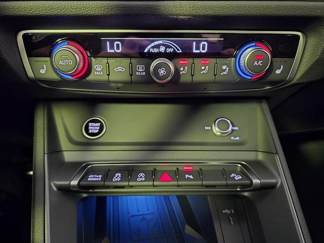 Photo of 2025 Gray Audi Q3