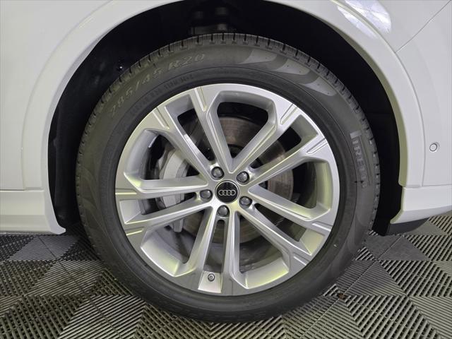 Photo of 2025 White Audi Q7