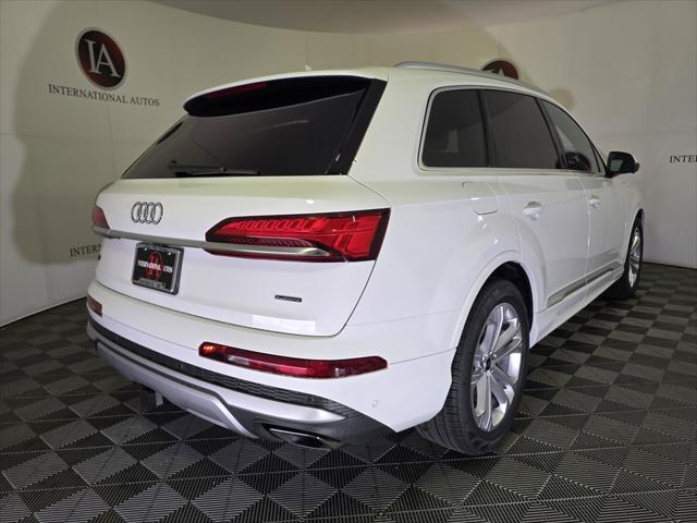 Photo of 2025 White Audi Q7