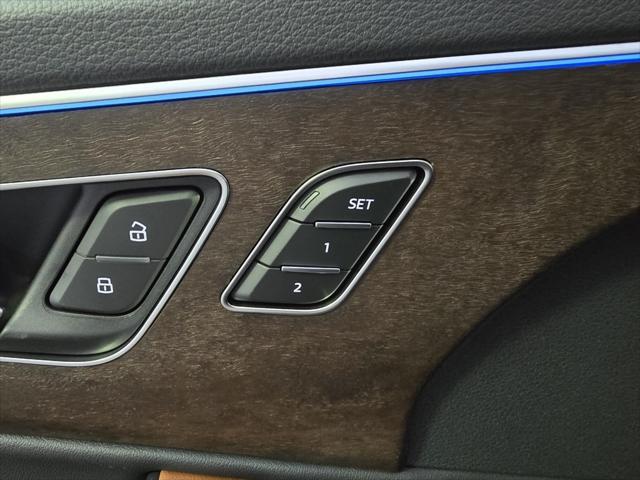 Photo of 2025 White Audi Q7