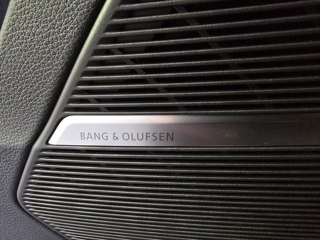 Photo of 2025 White Audi Q7