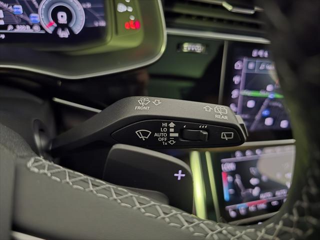 Photo of 2025 White Audi Q7