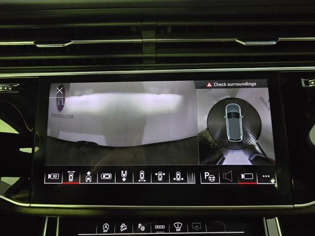 Photo of 2025 White Audi Q7