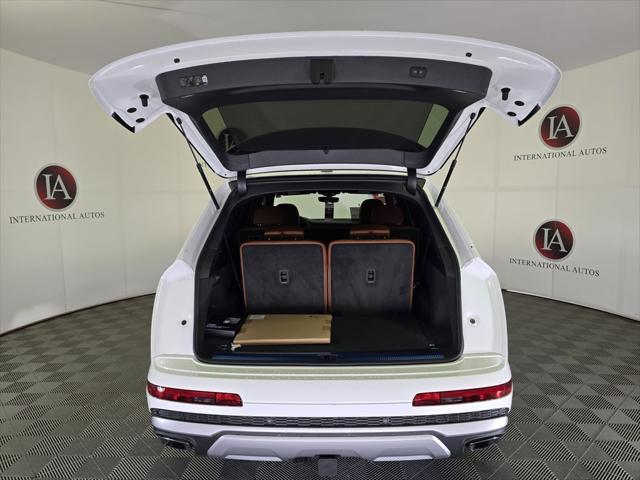 Photo of 2025 White Audi Q7