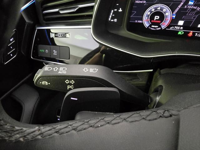 Photo of 2023 Mythos Black Metallic Audi Q7
