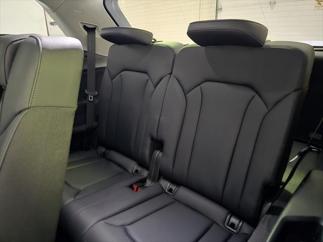 Photo of 2023 Mythos Black Metallic Audi Q7