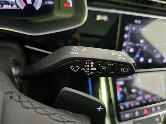 Photo of 2023 Mythos Black Metallic Audi Q7