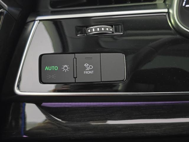 Photo of 2023 Mythos Black Metallic Audi Q7