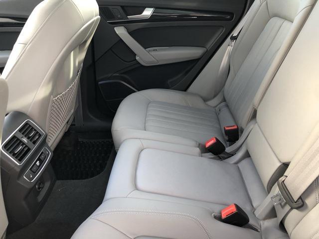 Photo of 2018 Gray Audi Q5