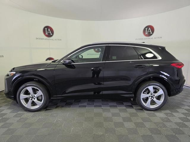 Photo of 2025 Mythos Black Metallic Audi Q5