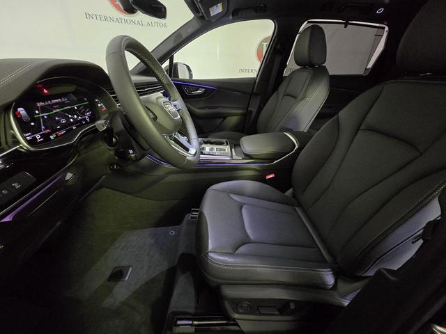 Photo of 2025 Mythos Black Metallic Audi Q7