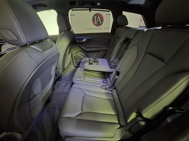 Photo of 2025 Mythos Black Metallic Audi Q7