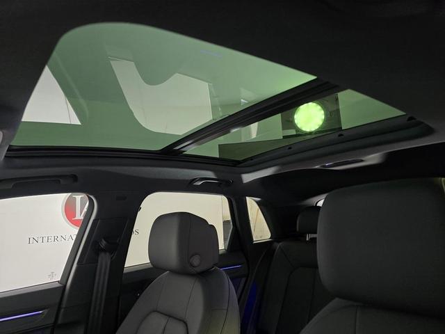 Photo of 2024 Glacier White Metallic Audi Q3