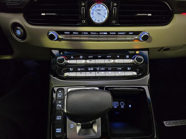 Photo of 2018 Casablanca White Genesis G90