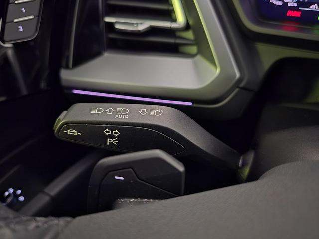 Photo of 2024 Glacier White Metallic Audi Q4 e-tron