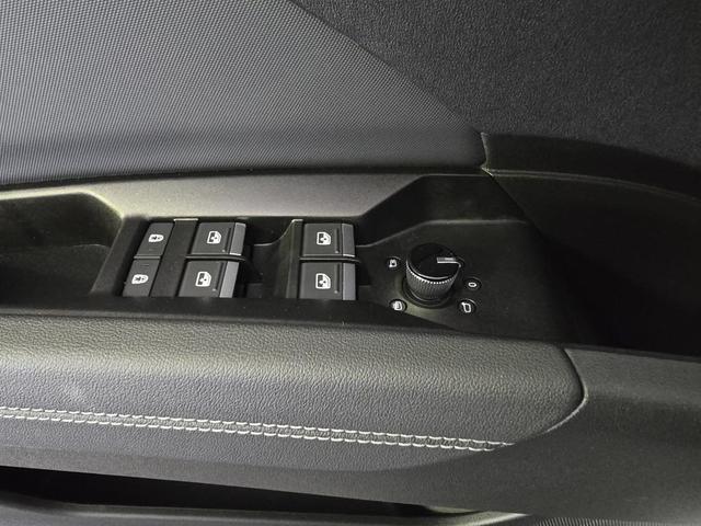 Photo of 2024 Glacier White Metallic Audi Q4 e-tron