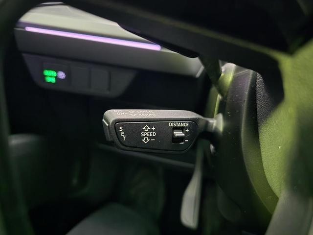 Photo of 2024 Glacier White Metallic Audi Q4 e-tron