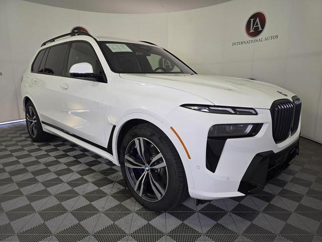 Photo of 2023 Alpine White BMW X7