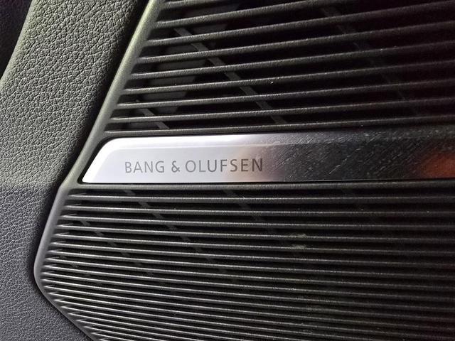 Photo of 2025 Glacier White Metallic Audi Q7