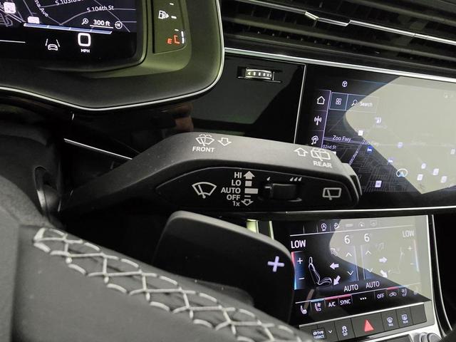 Photo of 2025 Glacier White Metallic Audi Q7