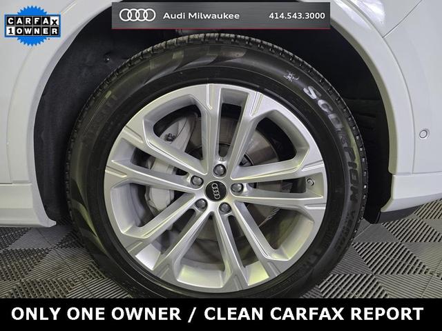 Photo of 2025 Glacier White Metallic Audi Q7