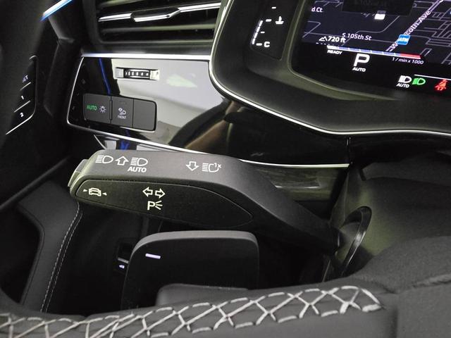 Photo of 2025 Glacier White Metallic Audi Q7
