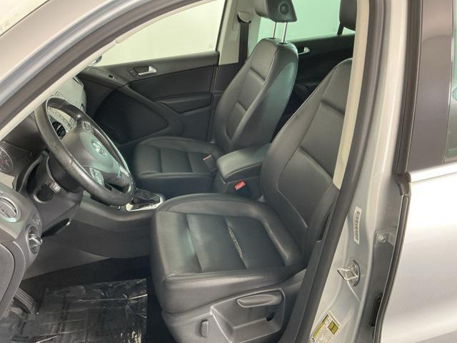 Photo of 2012 Reflex Silver Metallic Volkswagen Tiguan