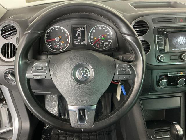 Photo of 2012 Reflex Silver Metallic Volkswagen Tiguan