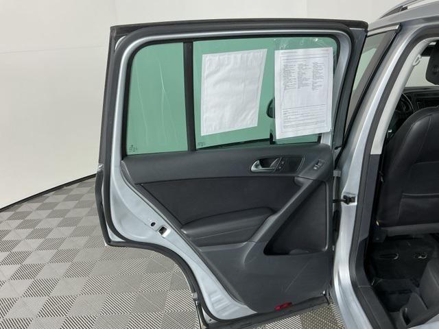 Photo of 2012 Reflex Silver Metallic Volkswagen Tiguan