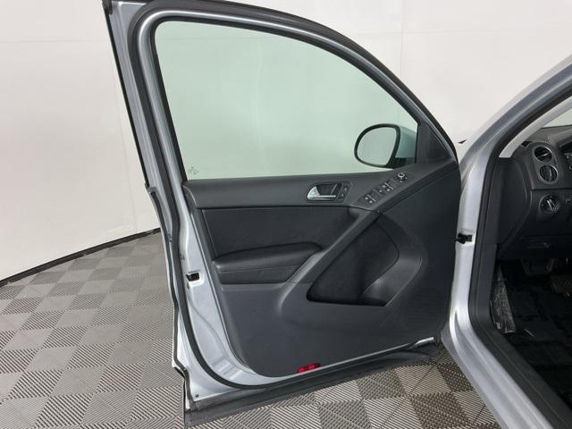 Photo of 2012 Reflex Silver Metallic Volkswagen Tiguan